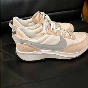 Womens Nike waffle debut